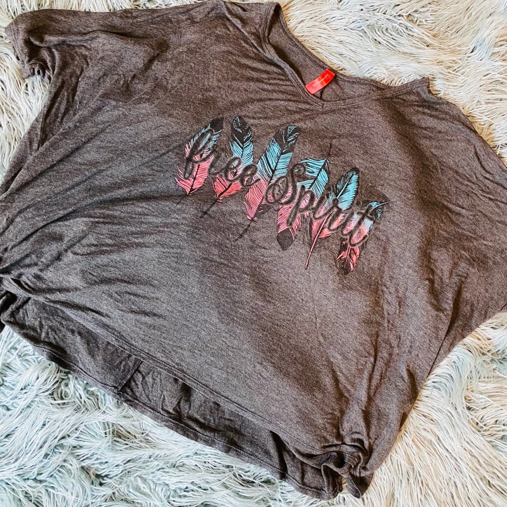 Cropped oversized free spirit tee